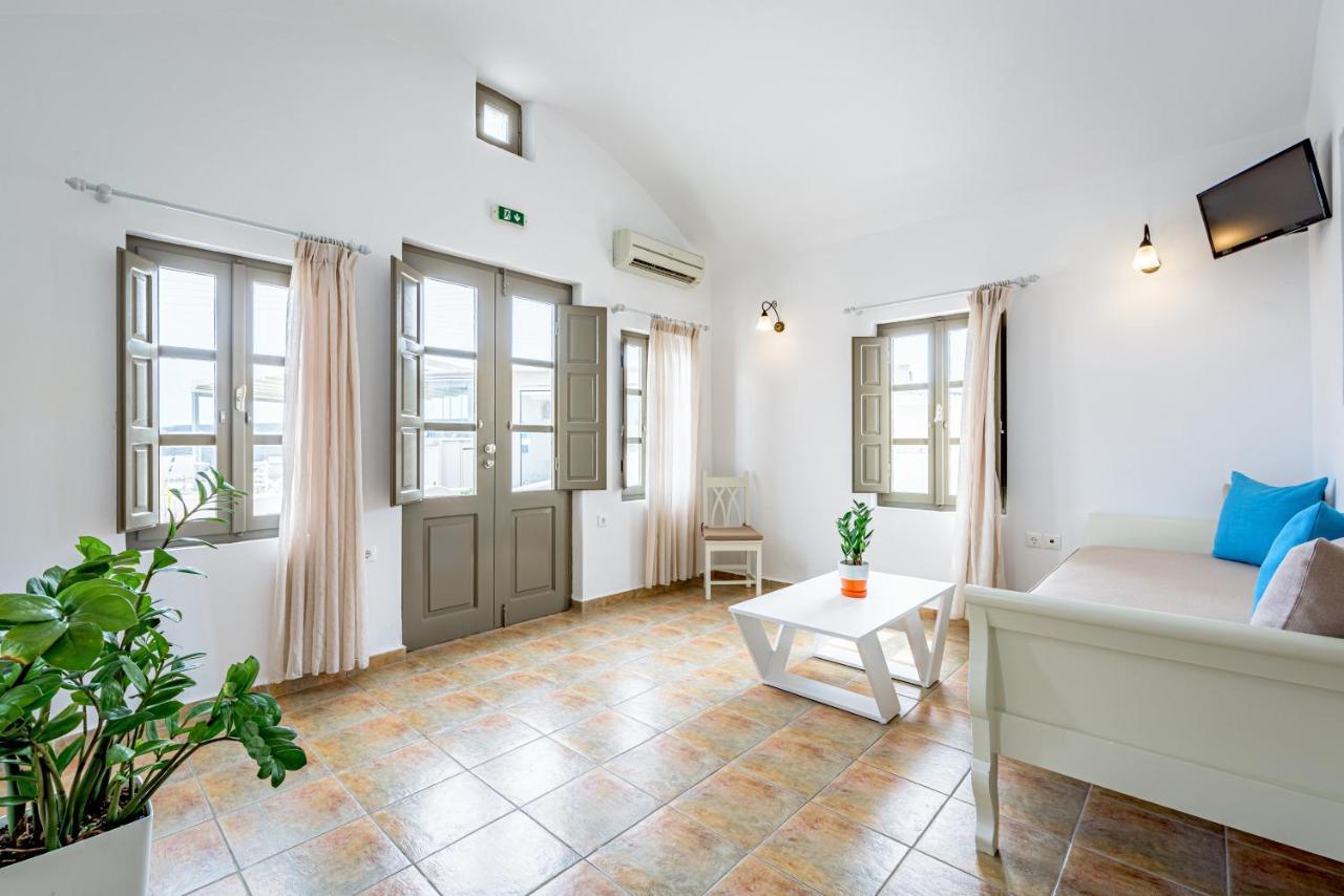 En Plo Boutique Suites Oia  Bagian luar foto