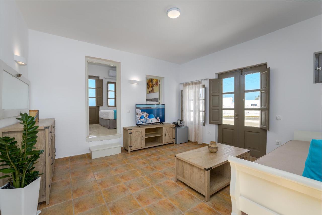 En Plo Boutique Suites Oia  Bagian luar foto