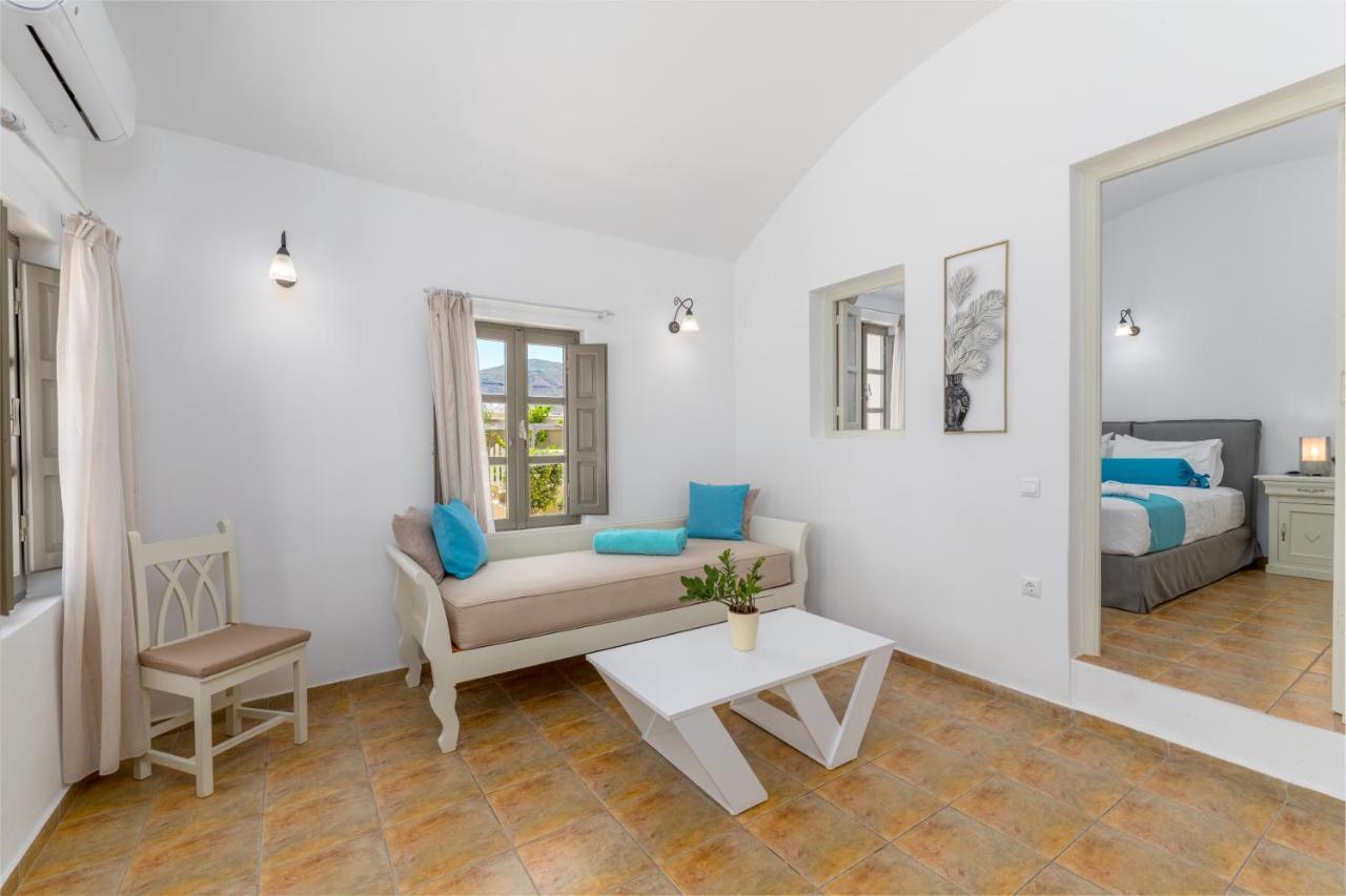 En Plo Boutique Suites Oia  Bagian luar foto
