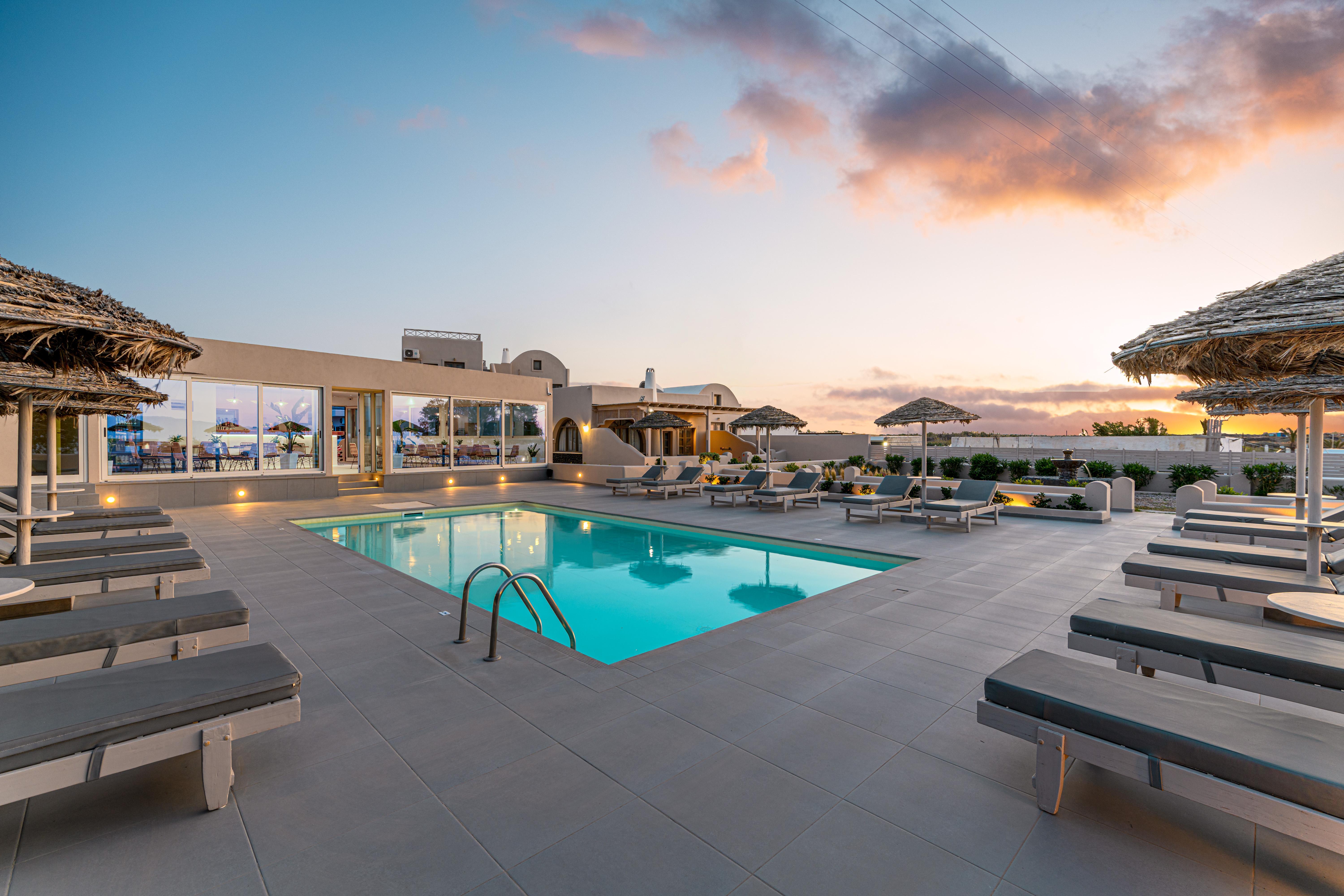 En Plo Boutique Suites Oia Bagian luar foto