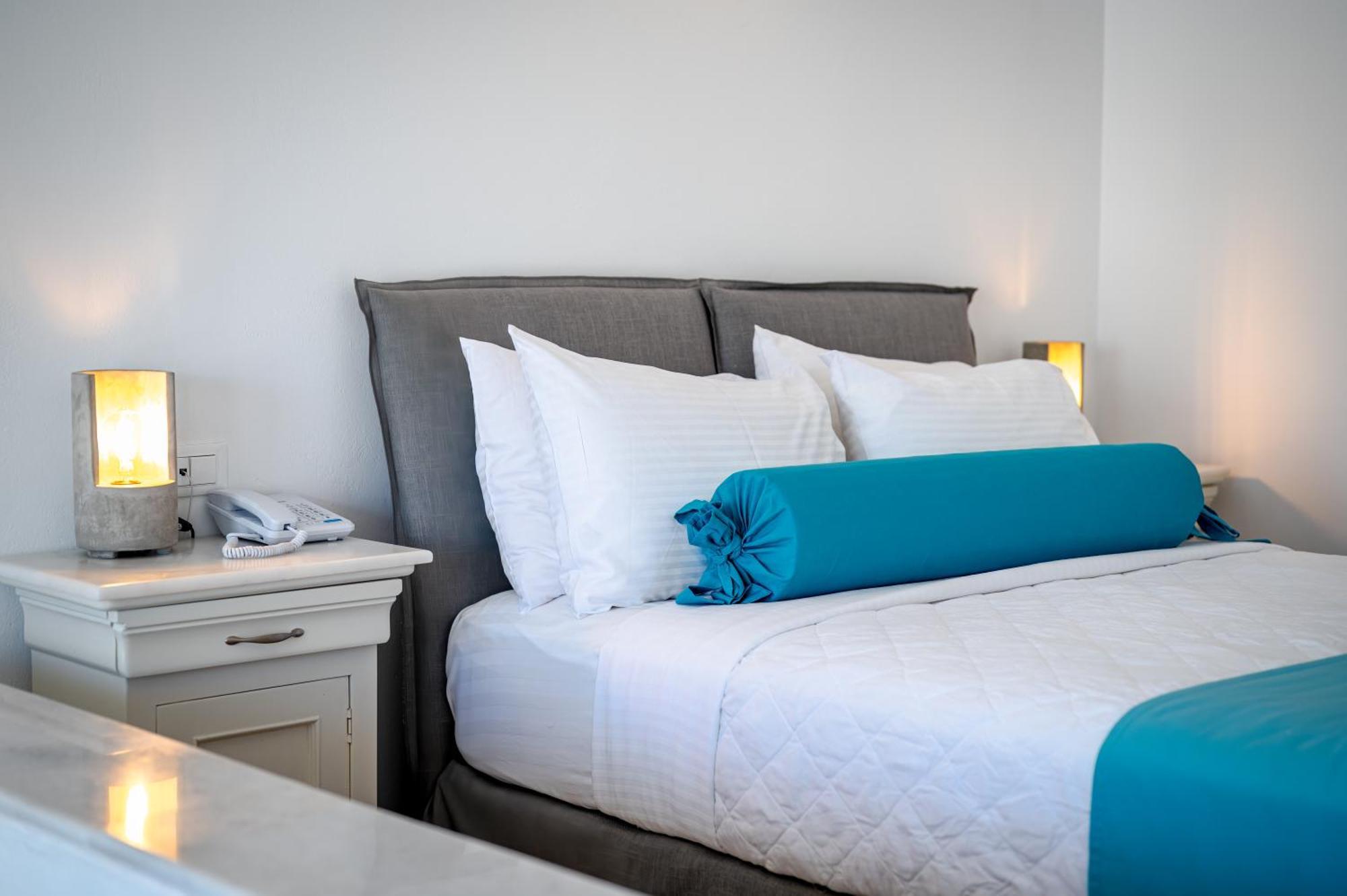 En Plo Boutique Suites Oia  Bagian luar foto