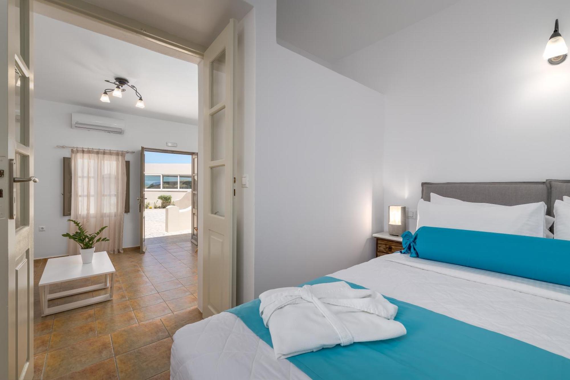 En Plo Boutique Suites Oia  Bagian luar foto